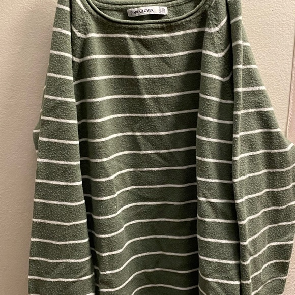 Green and white striped sweater - Picture 4 of 4